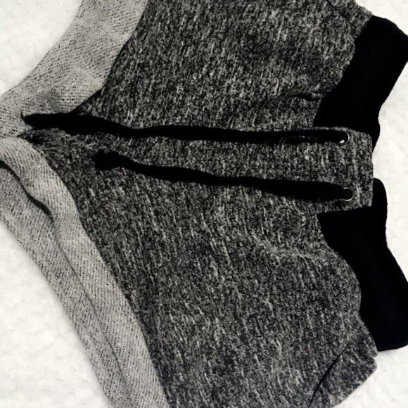 Shorts - Picture 3 of 4